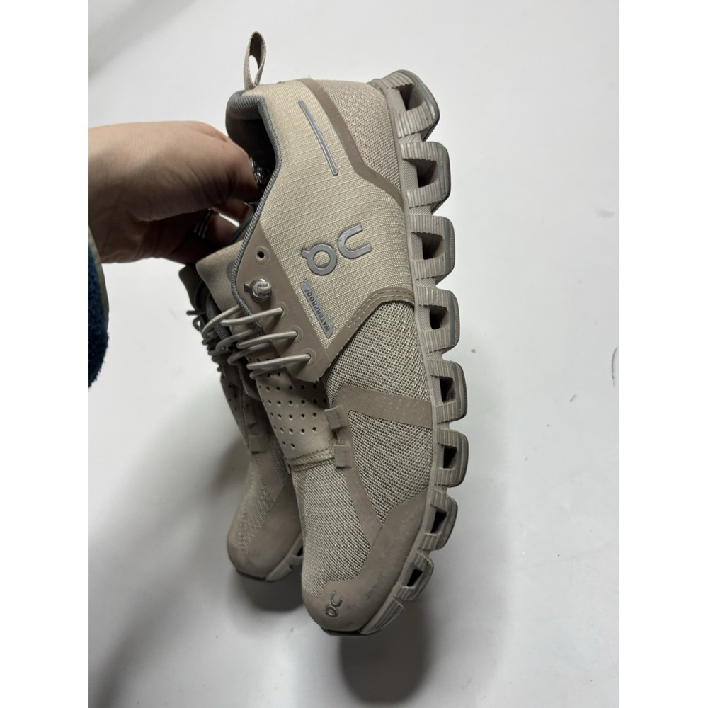 On Cloud 6 Waterproof Women's 6.5 EU 37.5 Beige Lightweight Slip On Sneakers